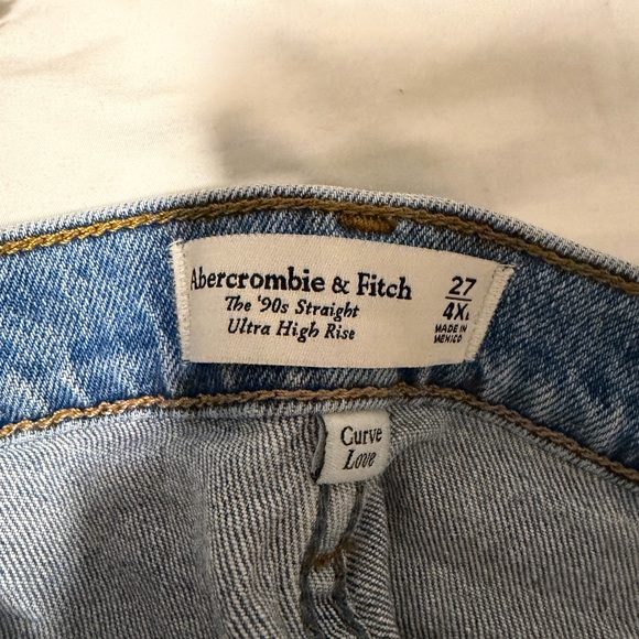 Abercrombie & Fitch Curve Love Ultra High Rise 90s Straight Jean - Picture 4 of 6